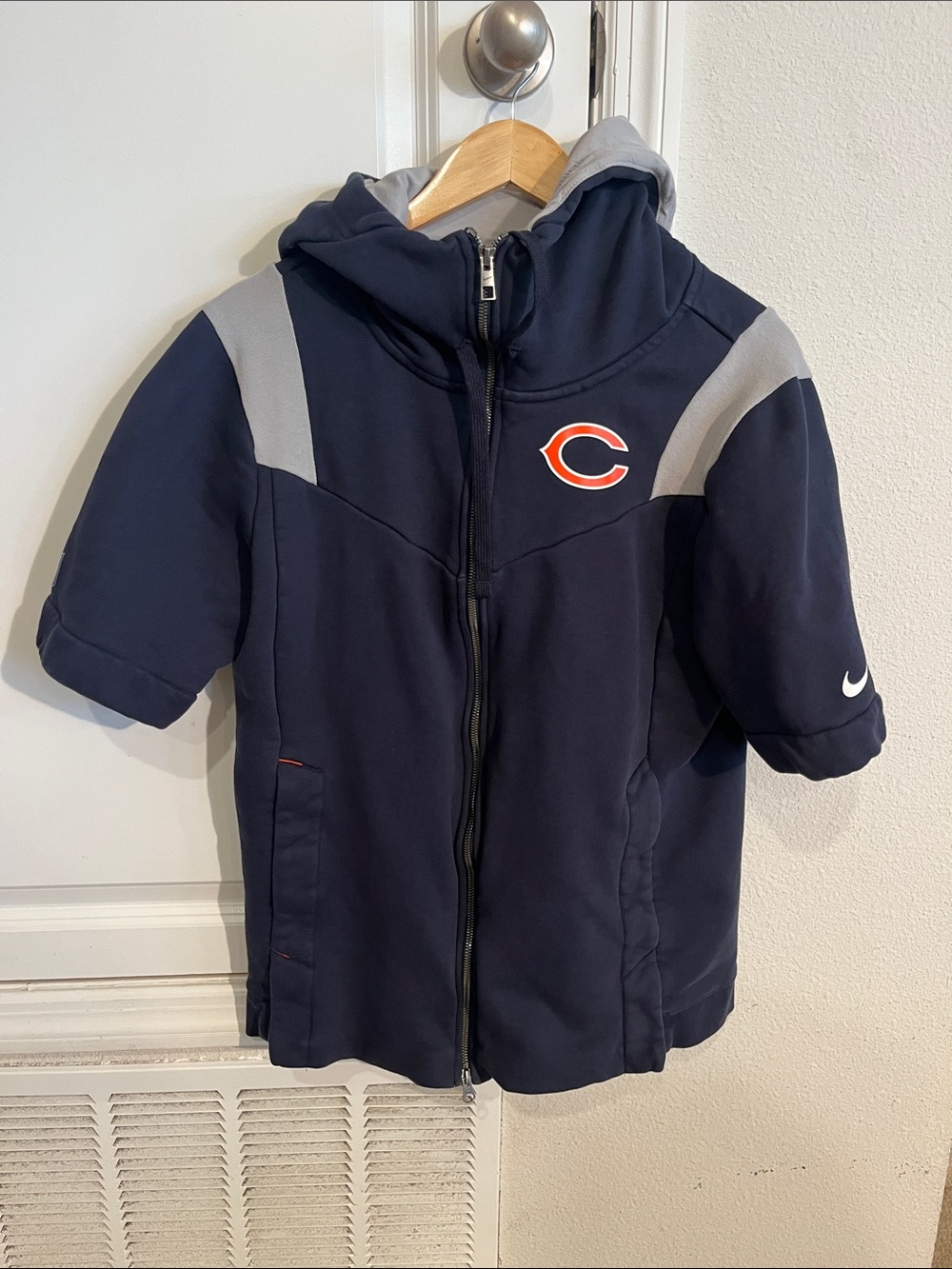 Nike men’s Navy Hooded Puffer Jacket with Gray Accents